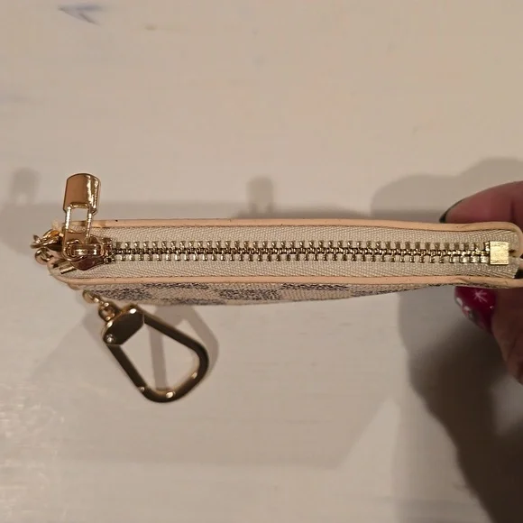 Patterned Key Pouch - Picture 3 of 5